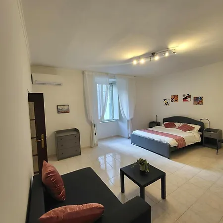 Semesterbostad Deldec *