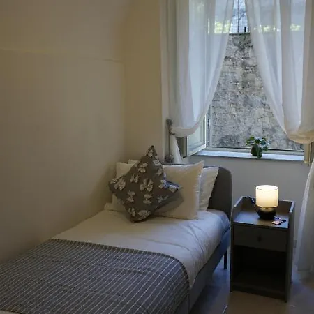 Nyaraló Deldec Nápoly